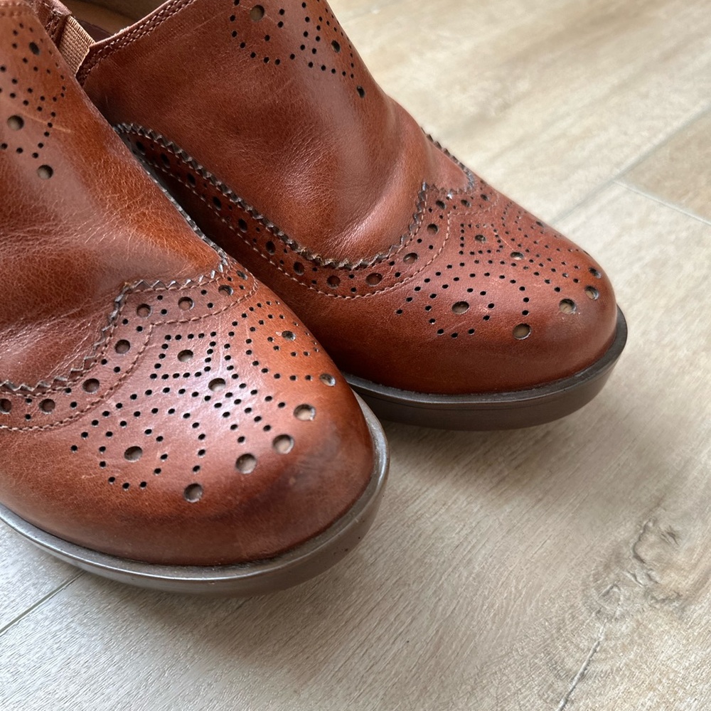 Ariat Bradford Leather Wingtip Style Platform | Clog Bootie | 7.5 b - Picture 7 of 11